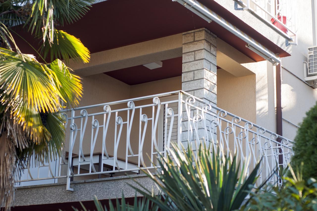 Apartments Samec Изола Экстерьер фото