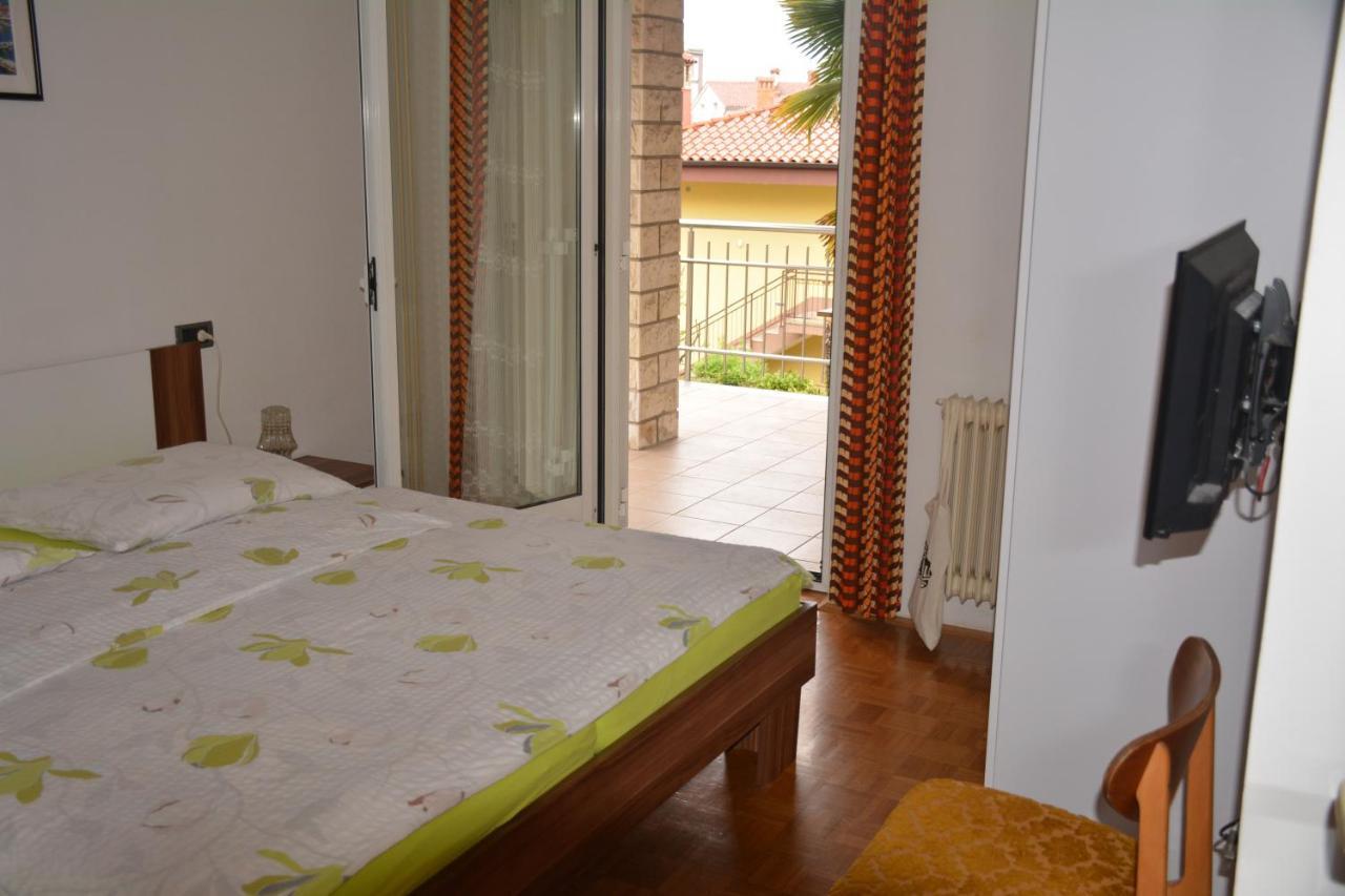 Apartments Samec Изола Экстерьер фото